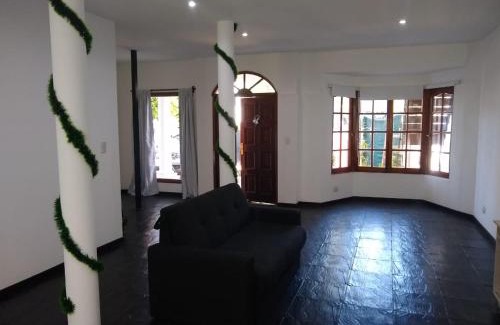 Tigre Casa | Casa Amplia 5 personas con Jardin y Parrilla