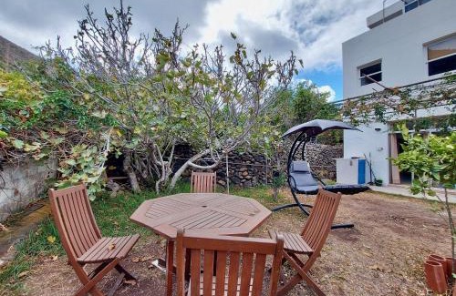 Punta del Hidalgo Apartamento | Casa Ana con Jardin