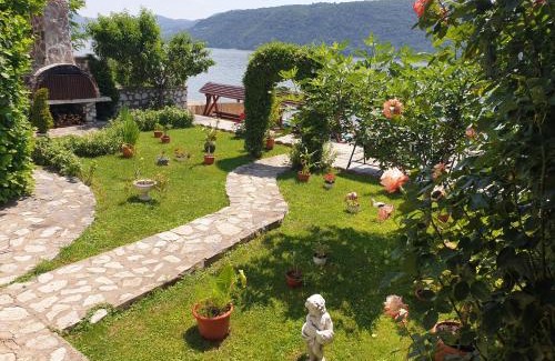 Eselnita Casa | Casa Ana Serena