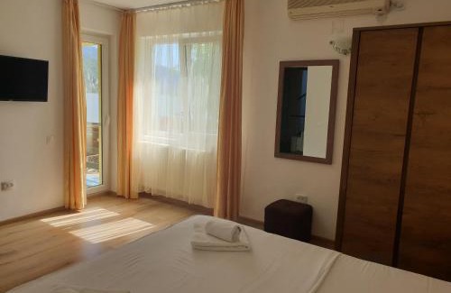 Eselnita Casa | Casa Ana Serena