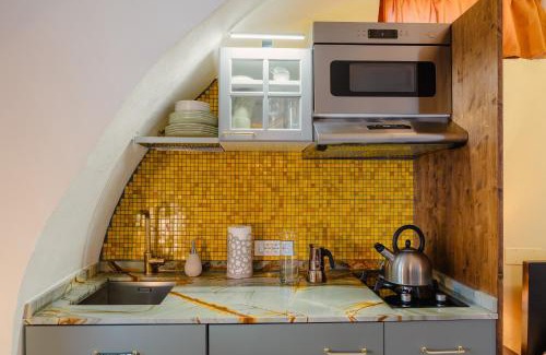 Assenza Apartamento | Casa Anastasia with private patio by GardaDoma