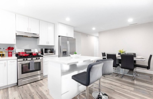 Mira Mesa Casa | Casa Andasol, 3BD Home with Mini Golf, Fire Pit, Arcade Games, By Zoo, Sea World