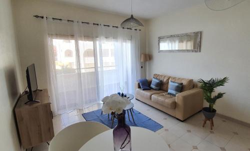 Alporchinhos Apartamento | Casa Angela, 180m from the beach
