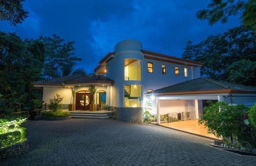 Manuel Antonio Villa | Casa Anjali by Sandglass