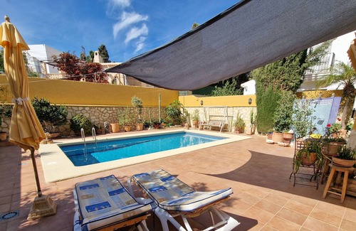 La Parata Chalet De Esquí | Casa Apsara- Precioso chalet con piscina privada cerca de la playa