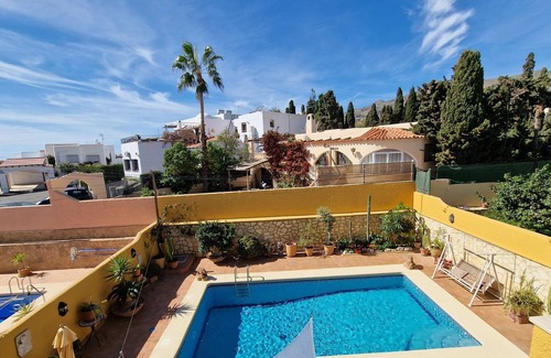 La Parata Chalet De Esquí | Casa Apsara- Precioso chalet con piscina privada cerca de la playa