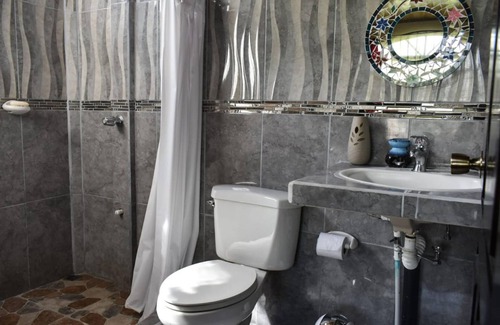 Peñas Blancas Casa | Casa Arboleda-full House by the River and Forest