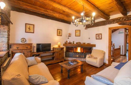 Lizaso Chalet De Esquí | Casa Artorena, acogedora casa rural en pleno corazón del valle de la Ultzama