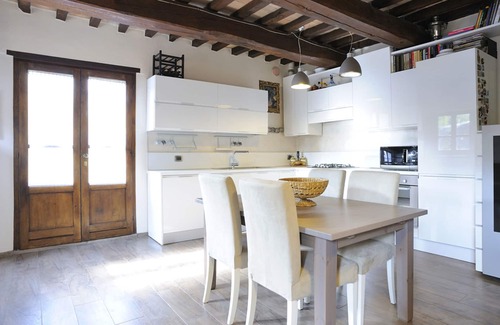 Montone Casa | Casa Avena casa de huéspedes en Montone con gran jardín