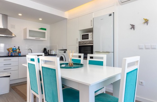 Carvoeiro Chalet De Esquí | Casa Ayla - 2 bedrooms, jacuzzi, sea views & close to beach