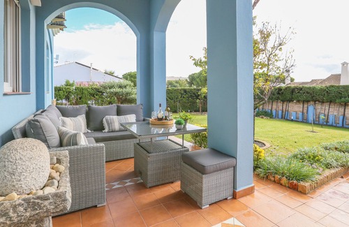 Aljaraque Casa | CASA AZUL - APARTAMENTO - Fantástico alojamiento con piscina compartida y WiFi gratis.