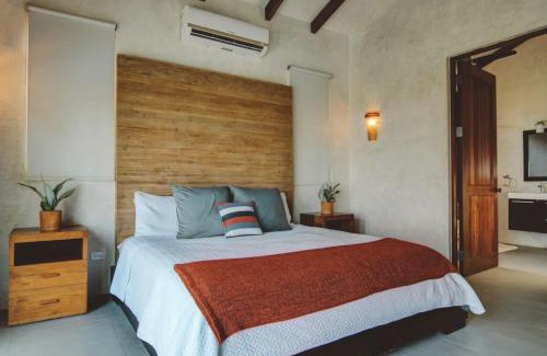 Las Escobas del Venado Casa | Casa Azul - Directly on Playa Venao, sleeps 8-10+