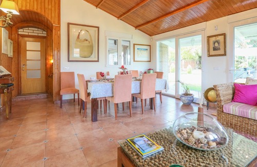 Aljaraque Casa | CASA AZUL - SUITE VERDE - Fantástica habitación con baño privado, piscina compartida y