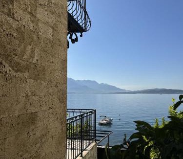 Bijela Casa | Casa Azzurra Bijela Montenegro