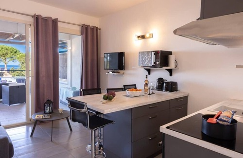 Marine de Saint Ambroggio Apartamento | Casa Balanina, sea view apartment