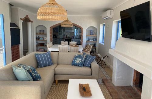 Gansbaai Casa | Casa Balena - Gansbaai seafront accommodation, back-up power