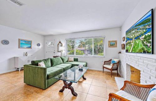 Southside Casa | Casa Balsinde - Delight in a Private Pool in the Southern End of West Palm
