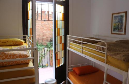 L'Antiga Esquerra de l'Eixample Hostal | Casa Barcelo Hostel Barcelona