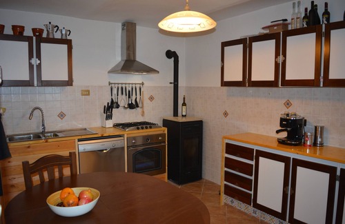 Denice Casa | Casa Barisone, casa de vacaciones confortable y bellamente situada, ideal para 2 familias