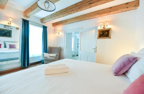 Brasov City Centre Hotel | Casa Baritiu Rooms