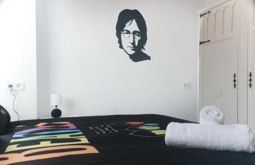 Pinos del Valle Casa | CASA BEATLES DEL VALLE
