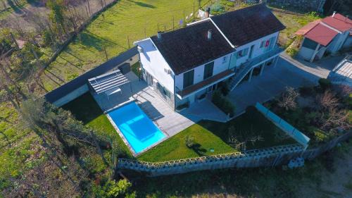 Rio Caldo Casa | Casa Bela Vista by Gerês Casas