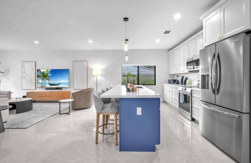 West Little Havana Casa | Casa Bella - New & Stylish Family-Friendly Home