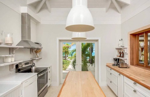 Hartswell Casa | Casa Bella - Frente al mar con playa privada, piscina y spa