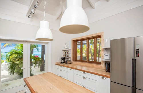 Hartswell Casa | Casa Bella - Frente al mar con playa privada, piscina y spa