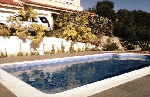 Costa Cunit Casa | Casa Bella Vista en montaña con vistas al mar y piscina privada