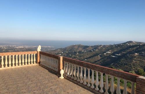 Torrox Chalet De Esquí | Casa Bellavista