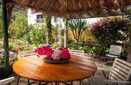 Arco da Calheta Cabaña | CASA BELO GARDEN near the beach / countryside, paragliding walking tours