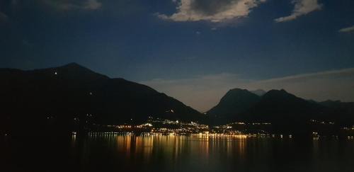Santa Maria - Rezzonico Apartamento | casa Belvedere