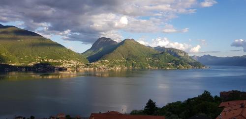 Santa Maria - Rezzonico Apartamento | casa Belvedere