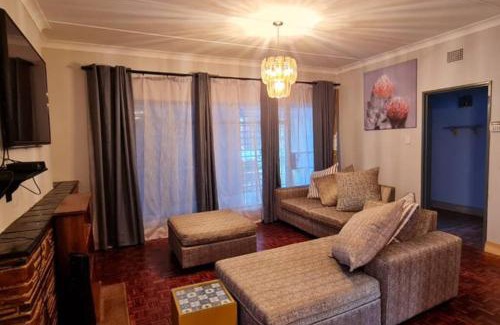 Parys Casa | Casa Bianco: Affordable luxury - Self Catering House