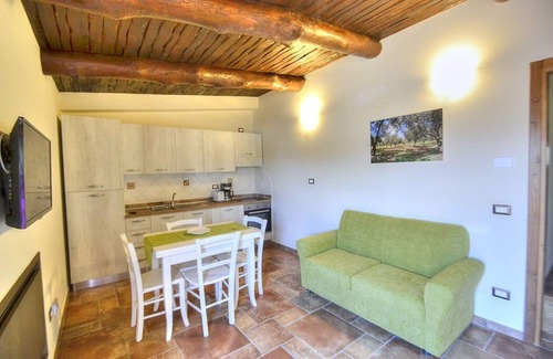 Marina di Casal Velino Casa | Casa Biancolilla B: A welcoming apartment situated at a short distance from the beach, with Free WI-FI.