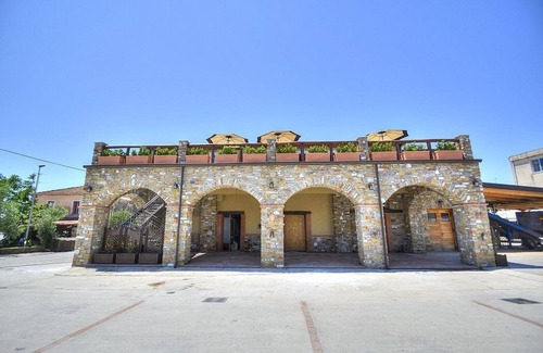 Marina di Casal Velino Casa | Casa Biancolilla B: A welcoming apartment situated at a short distance from the beach, with Free WI-FI.