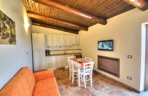 Marina di Casal Velino Casa | Casa Biancolilla C: A welcoming apartment situated at a short distance from the beach, with Free WI-FI.