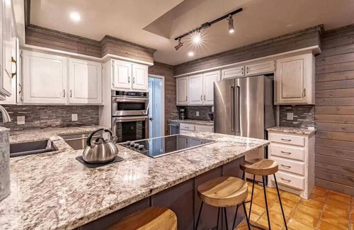Lubbock Casa | Casa Blanca - 3BR 2BA - Modern Tranquility