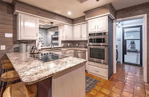 Lubbock Casa | Casa Blanca - 3BR 2BA - Modern Tranquility