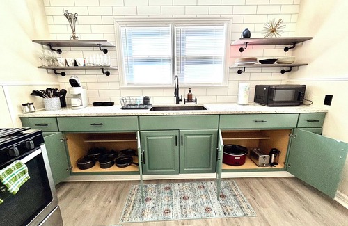 Midland Casa | Casa Blanca Home 4 Professionals