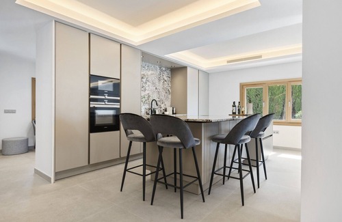 Marbella Chalet De Esquí | Casa Blanca Mar - Peaceful & stunning 4 bed Townhouse!