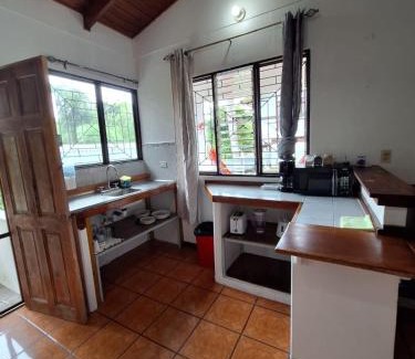 Valle Pura Vida Apartamento | Casa Blanca - Manuel Antonio Park