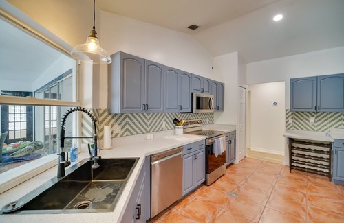 Sebastian Highlands Casa | 'Casa Blanco' Escape w/ Fire Pit in Sebastian!