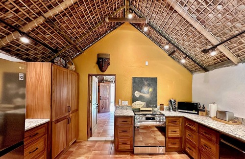 Los Barriles Casa | Casa Blandina In town, Restaurants, pickle, beach, private pool, Hot tub