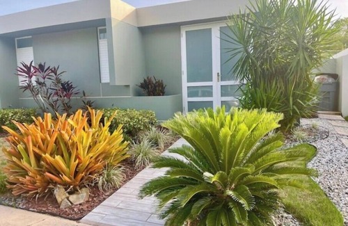 Trujillo Bajo Casa | “Casa Bless” This cozy single-family home!