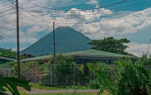 Peñas Blancas Casa | Casa Bliss Arenal: Casa Rústica en La Fortuna