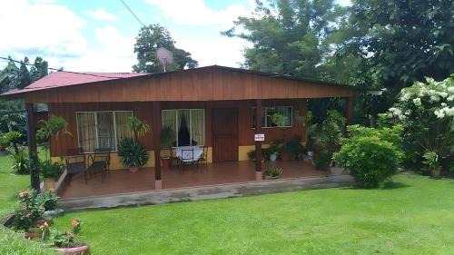 Peñas Blancas Casa | Casa Bliss Arenal: Casa Rústica en La Fortuna