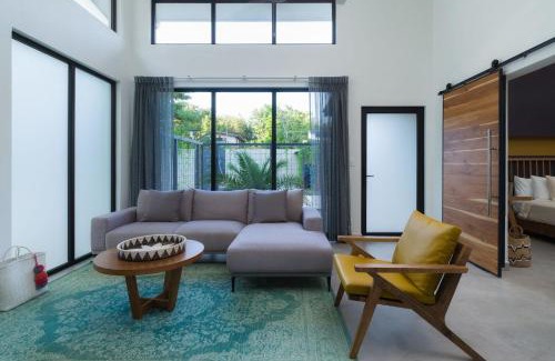 Playa Langosta Casa | Casa Bo Jungle - Steps to Tamarindo Beach - Surf Pool
