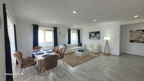 Moieciu Casa | Casa Bot